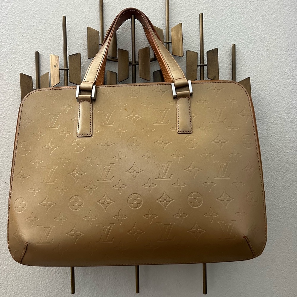 - Louis Vuitton Gold Monogram Vernis Mat Malden Trunk Bag